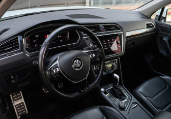 Подержанный автомобиль Volkswagen Tiguan 2019 года (12 фото)