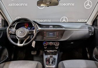 Подержанный автомобиль Kia Rio Hatchback 2021 года (13 фото)