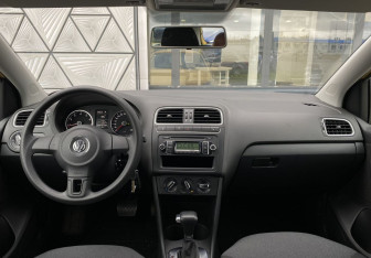 Подержанный автомобиль Volkswagen Polo Hatchback 2010 года (10 фото)