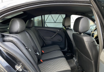 Подержанный автомобиль Skoda Octavia Liftback 2008 года (17 фото)