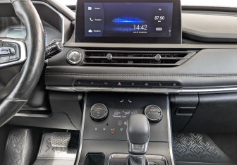 Подержанный автомобиль Chery Tiggo 8 2020 года (16 фото)