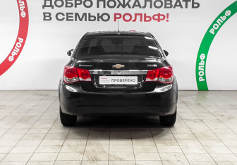 Подержанный автомобиль Chevrolet Cruze Sedan 2012 года (5 фото)