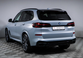 Подержанный автомобиль BMW X5 2024 года (7 фото)