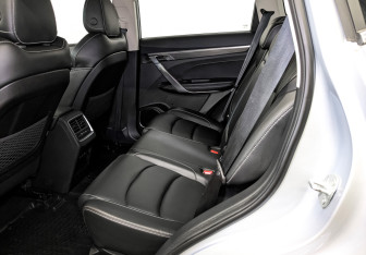 Подержанный автомобиль Geely Atlas Pro 2023 года (11 фото)