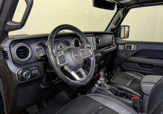 Подержанный автомобиль Jeep Wrangler 2021 года (15 фото)