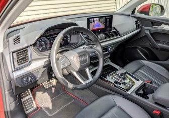 Подержанный автомобиль Audi Q5 2021 года (16 фото)