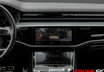 Подержанный автомобиль Audi A8 2022 года (14 фото)