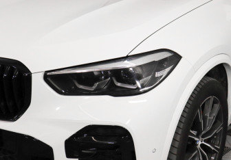 Подержанный автомобиль BMW X5 2022 года (7 фото)
