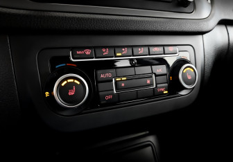 Подержанный автомобиль Volkswagen Tiguan 2015 года (26 фото)