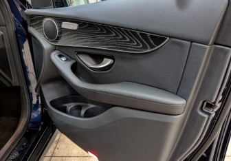 Подержанный автомобиль Mercedes-Benz GLC Coupe 2021 года (24 фото)