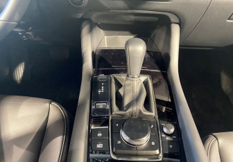 Новый Mazda 3 Sedan 2025 (11 фото)