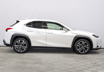 Подержанный автомобиль Lexus UX 2018 года (4 фото)