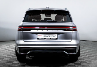 Подержанный автомобиль Geely Monjaro 2021 года (6 фото)