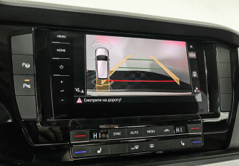 Подержанный автомобиль Volkswagen Touareg 2021 года (19 фото)