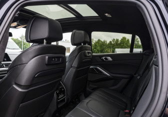 Подержанный автомобиль BMW X6 2020 года (16 фото)