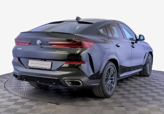 Подержанный автомобиль BMW X6 2020 года (5 фото)