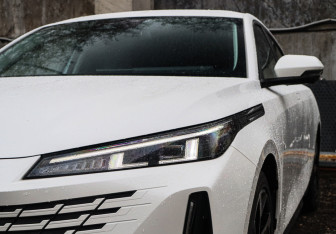 Подержанный автомобиль Changan Lamore 2024 года (30 фото)