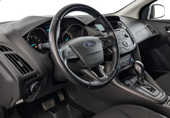 Подержанный автомобиль Ford Focus Hatchback 2018 года (15 фото)