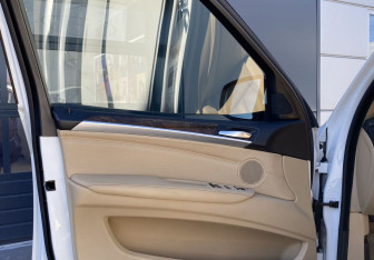 Подержанный автомобиль BMW X5 2008 года (18 фото)