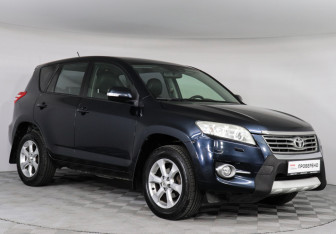 Подержанный автомобиль Toyota RAV4 2010 года (3 фото)