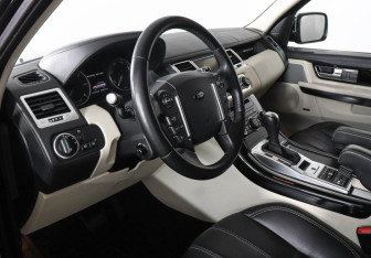 Подержанный автомобиль Land Rover Range Rover Sport 2013 года (9 фото)