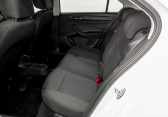 Подержанный автомобиль Skoda Rapid Liftback 2019 года (12 фото)