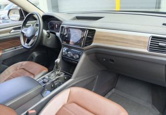 Подержанный автомобиль Volkswagen Teramont 2021 года (11 фото)