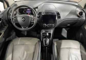 Подержанный автомобиль Renault Kaptur 2018 года (9 фото)