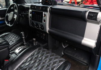 Подержанный автомобиль Toyota FJ Cruiser 2007 года (9 фото)