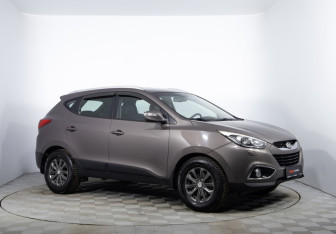 Подержанный автомобиль Hyundai ix35 2013 года (3 фото)