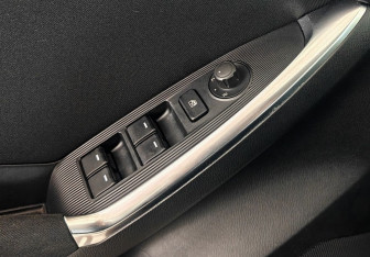 Подержанный автомобиль Mazda CX-5 2011 года (17 фото)