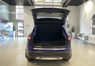Подержанный автомобиль Nissan Qashqai 2014 года (7 фото)