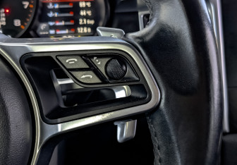 Подержанный автомобиль Porsche Macan 2016 года (29 фото)