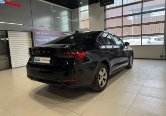 Подержанный автомобиль Skoda Octavia Liftback 2020 года (4 фото)