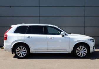 Подержанный автомобиль Volvo XC90 2017 года (4 фото)