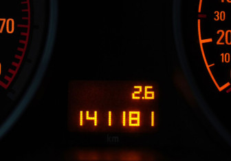 Подержанный автомобиль Opel Astra Hatchback 2007 года (15 фото)