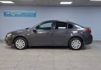 Подержанный автомобиль Chevrolet Cruze Sedan 2013 года (8 фото)