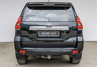 Подержанный автомобиль Toyota Land Cruiser Prado 2020 года (6 фото)
