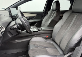 Подержанный автомобиль Peugeot 3008 2021 года (10 фото)