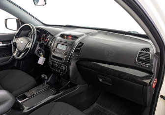 Подержанный автомобиль Kia Sorento 2018 года (13 фото)