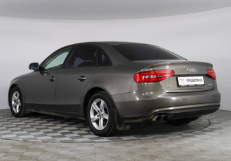 Подержанный автомобиль Audi A4 Sedan 2015 года (7 фото)