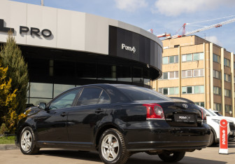 Подержанный автомобиль Toyota Avensis Sedan 2006 года (5 фото)