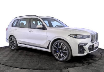 Подержанный автомобиль BMW X7 2020 года (3 фото)