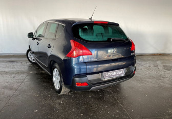 Подержанный автомобиль Peugeot 3008 2012 года (7 фото)