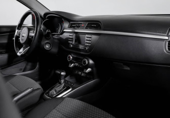 Подержанный автомобиль Kia Rio Hatchback 2018 года (9 фото)