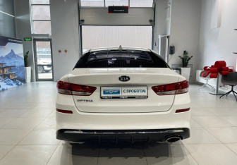 Подержанный автомобиль Kia Optima Sedan 2018 года (5 фото)