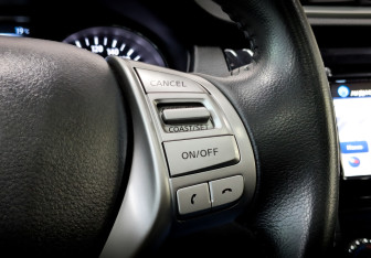 Подержанный автомобиль Nissan X-Trail 2017 года (27 фото)