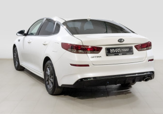 Подержанный автомобиль Kia Optima Sedan 2018 года (7 фото)