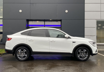 Подержанный автомобиль Renault Arkana 2021 года (4 фото)