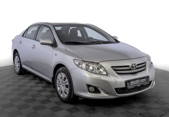 Подержанный автомобиль Toyota Corolla Sedan 2008 года (3 фото)